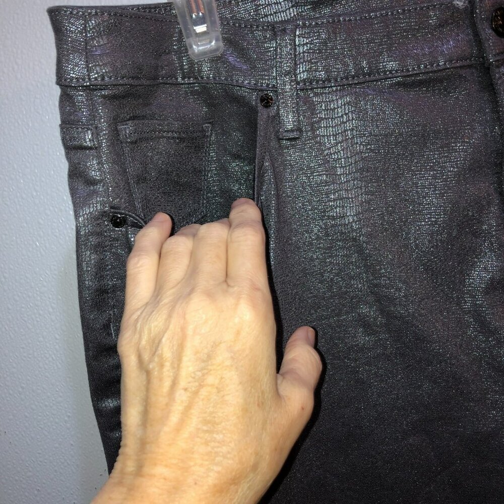 Chicos Womens Size 3.5 18 Silver Shimmer Snakeskin Stretch Ankle Pants Pockets - Picture 6 of 9